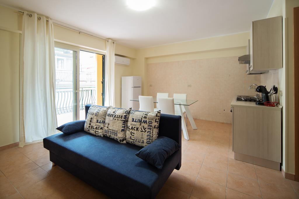 Ferienwohnung Milly House Letojanni Exterior foto